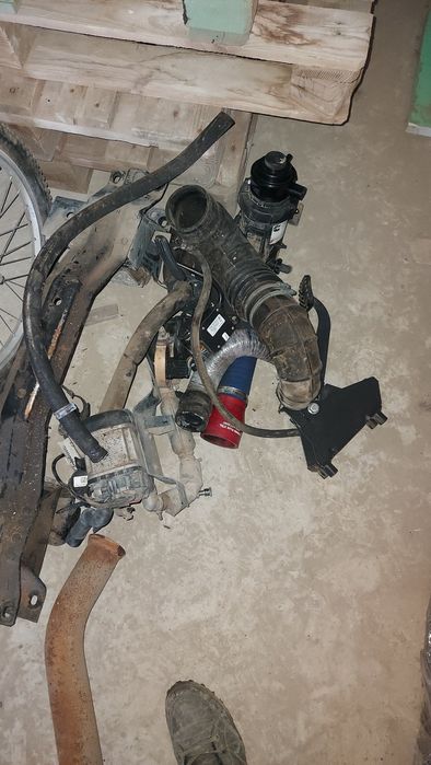 Двигатель по запчастями каминс 2.8