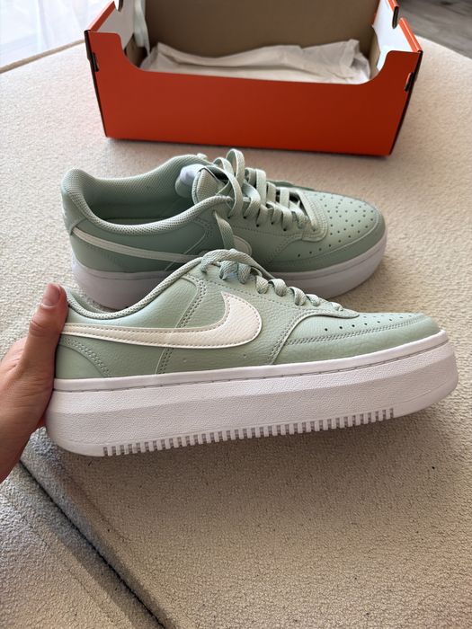 Nike court vision alta