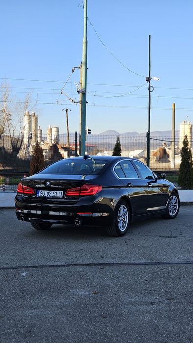 Vand Bmw G30 2017 înmatriculat recent