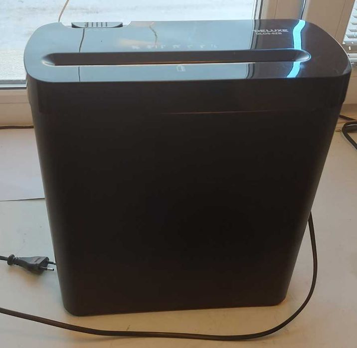 Шредер/Уничтожитель бумаги, документов DELUXE DLOS-6ZB "3" уровень