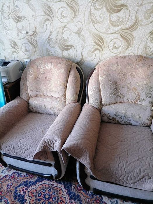 Продам 2 кресла.