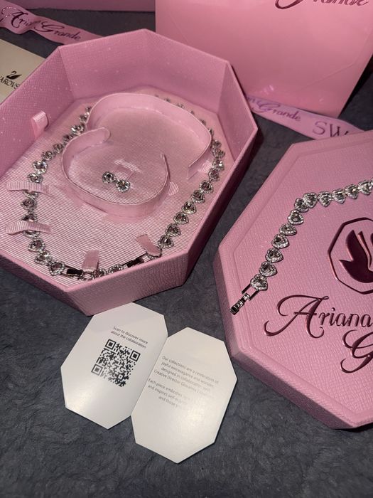 Set Swarovski x Ariana grande