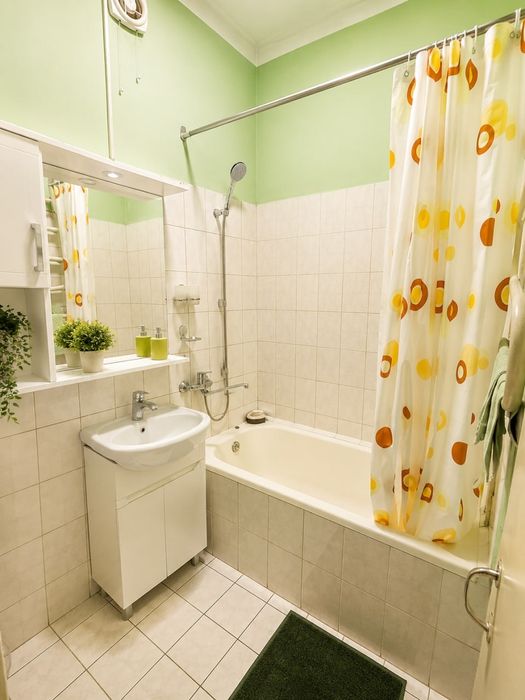 Продается 2 х ком переделанная в 3х ком квартира  стд ЛОКОМОТИВ