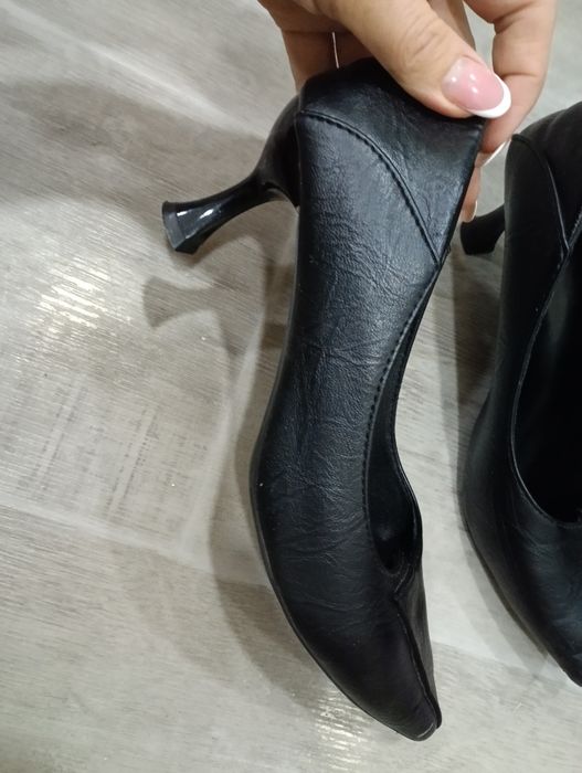 Туфли чёрные 37  размера