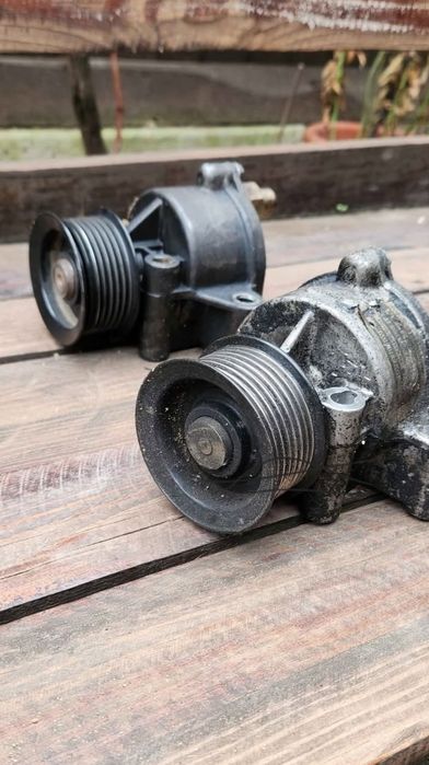 Pompă vacuum Ford Transit