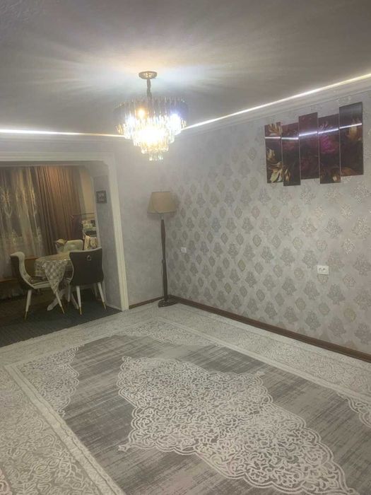 Чиланзар 8 кв  2/1/4  2 ком Кирпич. Балкон 2х6. Oрентир Парус