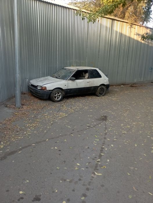 Мазда 323.  На запчасти