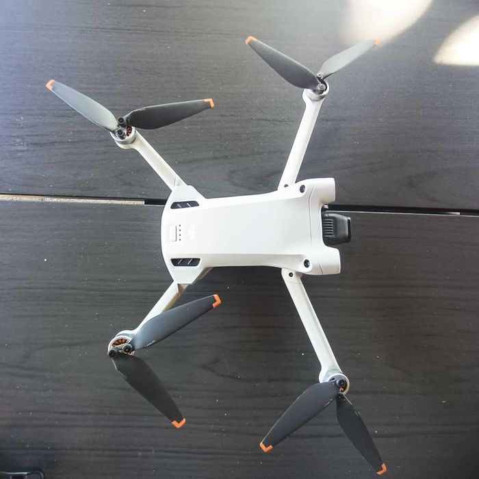 Дрон DJI Mini 3 Pro - Fly More Combo