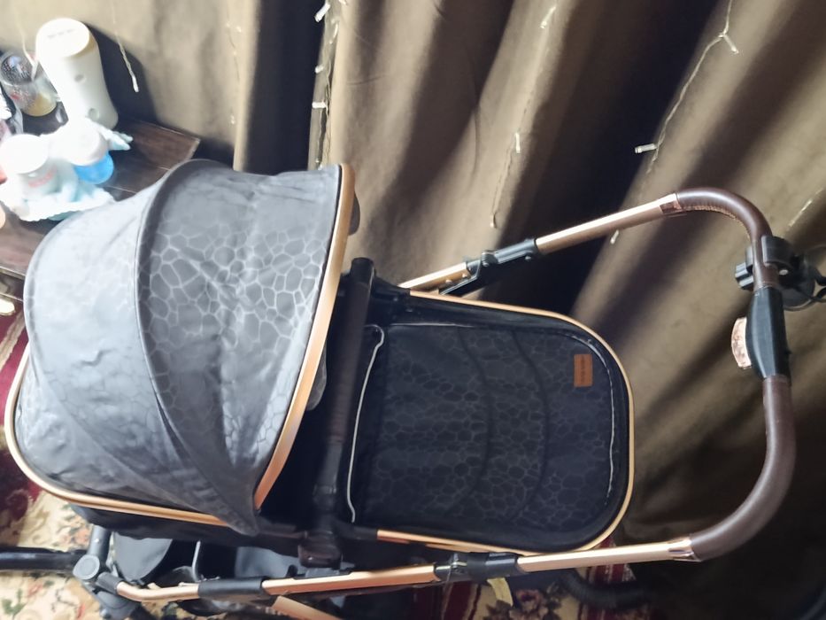 Продаётся детская коляска для новорождённых  INING BABY