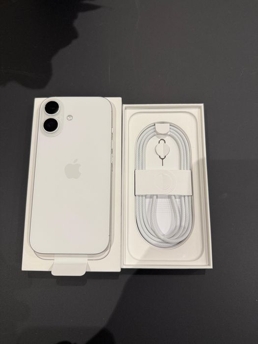 Iphone 17 , 256Gb , white , ca nou , garantie !