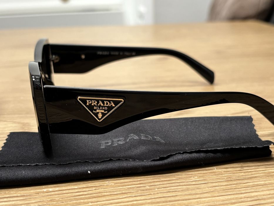 Дамски черни слънчеви очила Prada