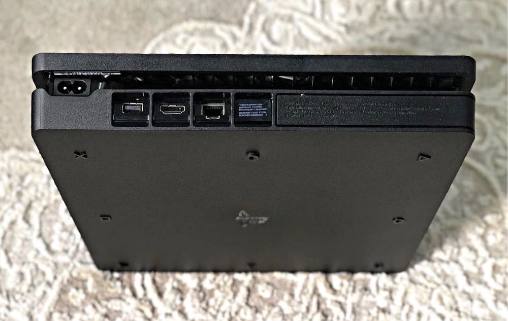 PlayStation 4 slim 1TB