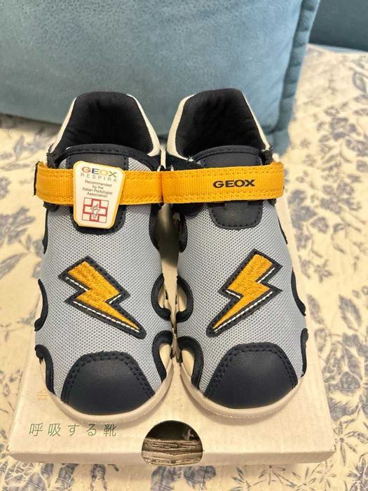 Geox нови текстилени  сандалки размер 26