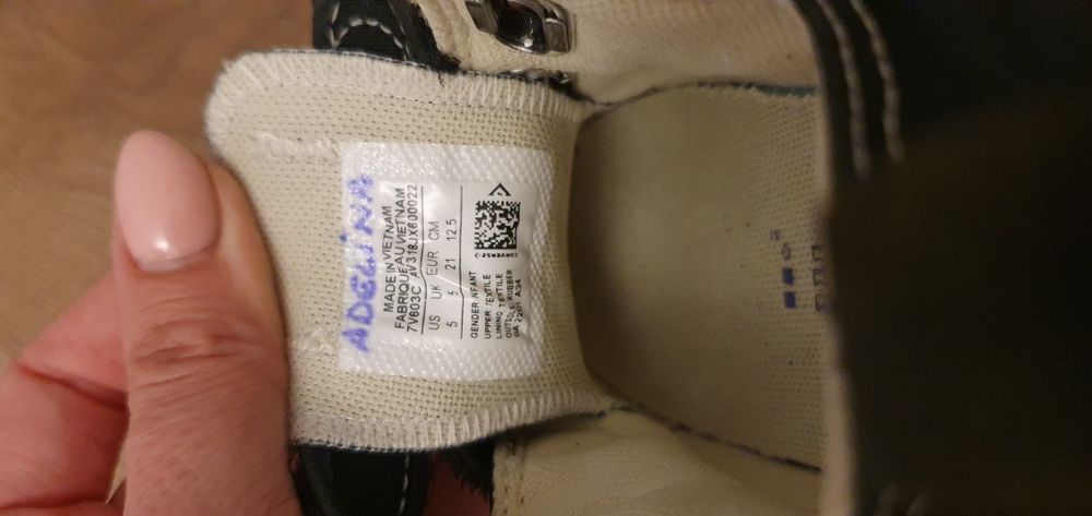 Converse, masura 21, negru