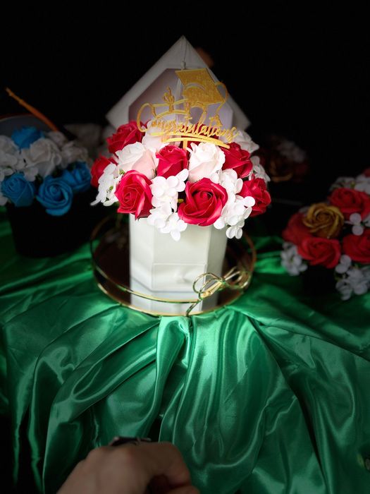 Лукс букети за абитуриенти