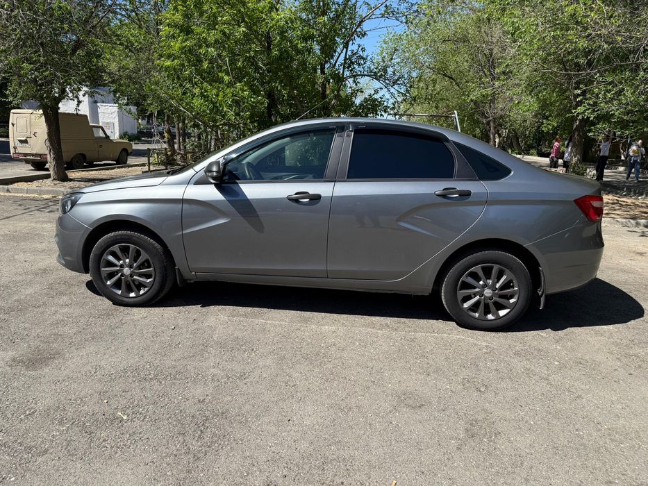 Продам Ладу Весту 1,6 МКПП