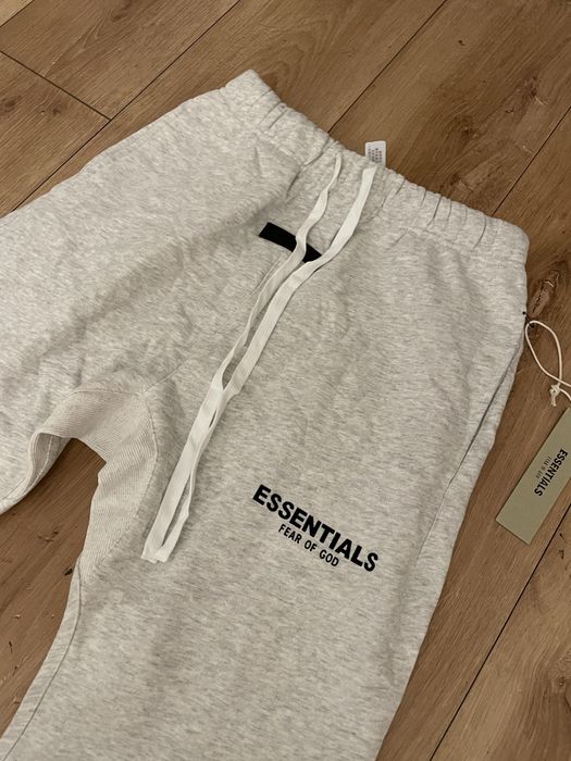 Pantaloni baggy essentials