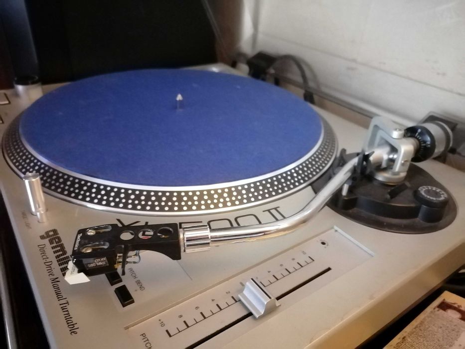 Професионален грамофон Gemini