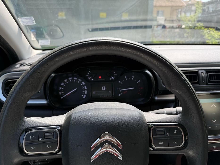 Citroen C3 2018 бензин 1.2 Pure Tech