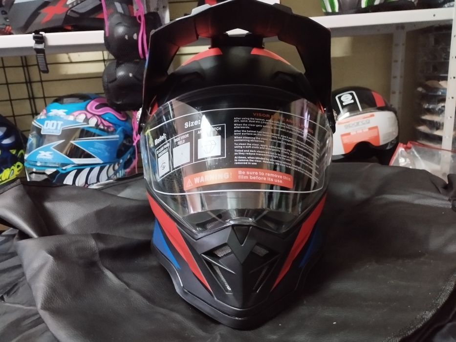 Кросови каски с визьор