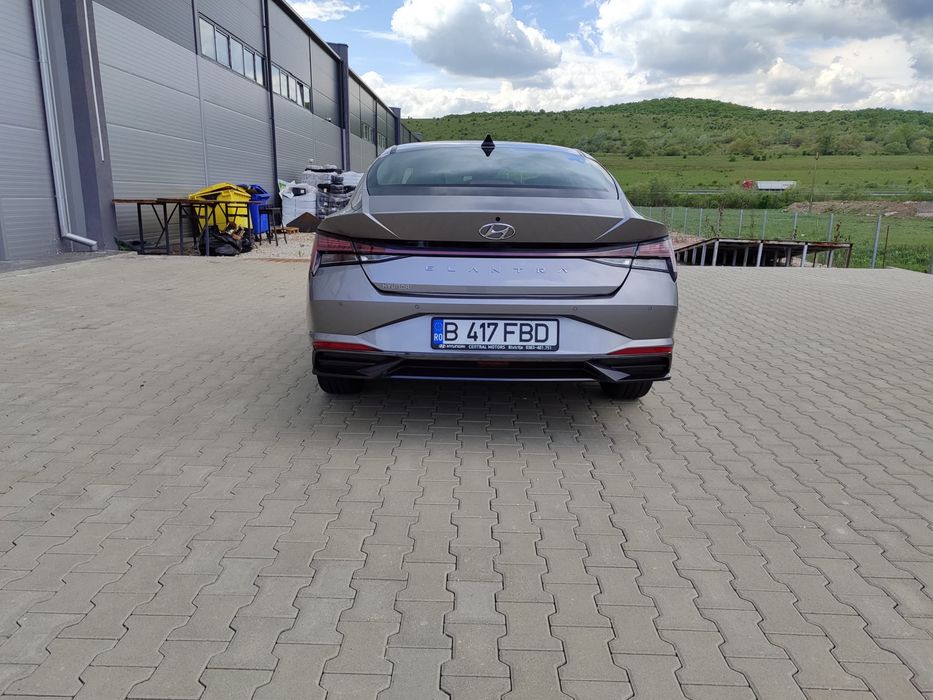 Hyundai Elantra 1.6 CVT