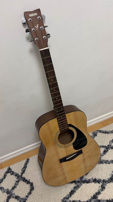 Акустическая гитара