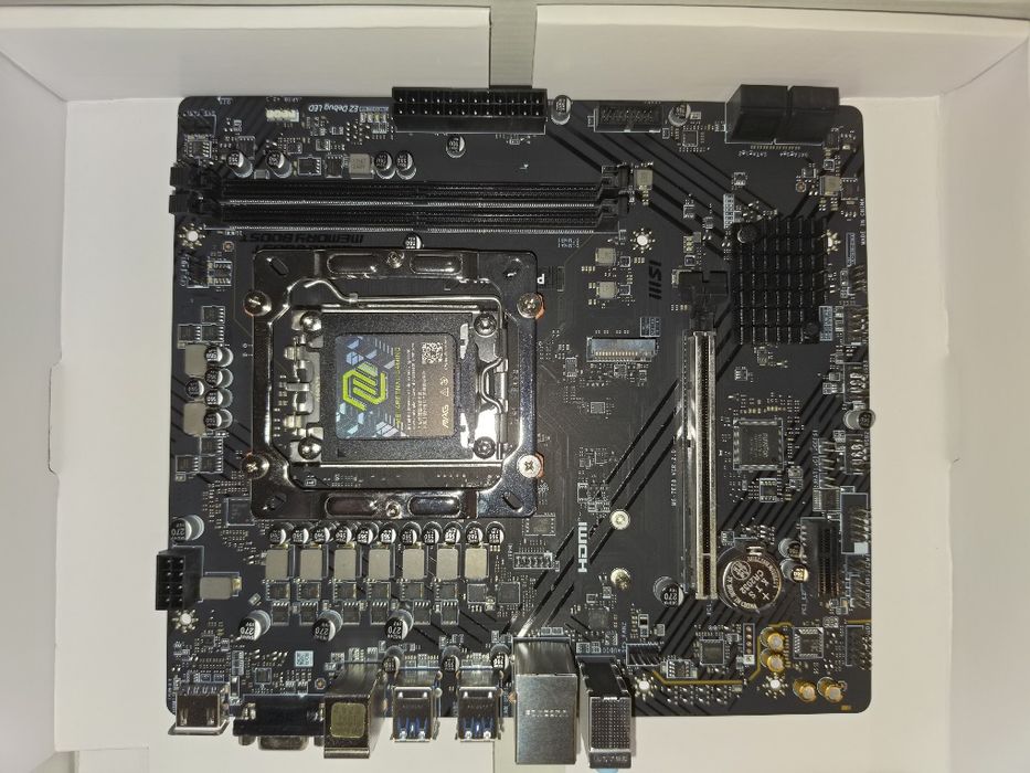 Placa de baza MSI PRO 7E28 DDR5