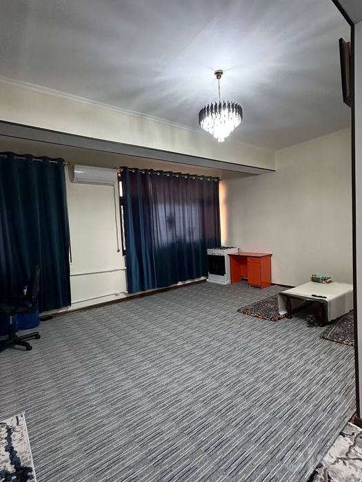 Kvartira sotiladi yangi bozor Hamrozni oldida 3xona 120 kvadrat skvazn