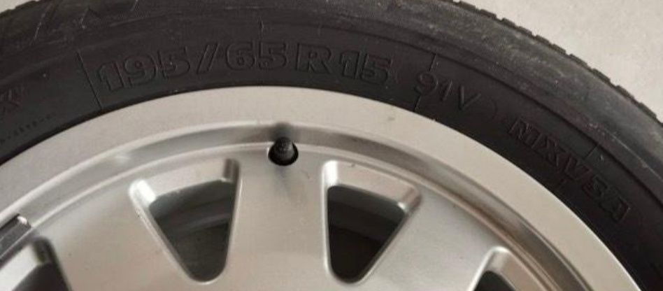Vând janta Audi cu anvelopa 195/65/15