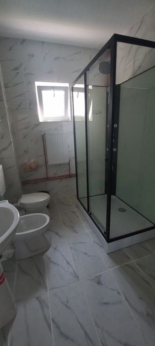 Închiriez vila zona Ford