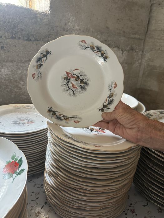 Посуда разная, пиалки, тарелки