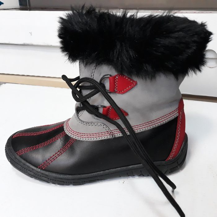 Cizme unisex fabricate in Romania