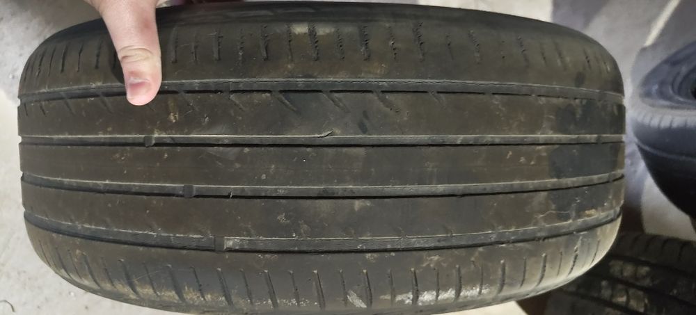 Продам 2 покрышки
