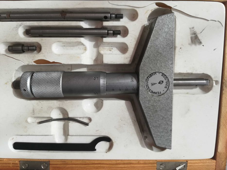 Микрометър-дълбокомер