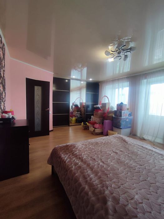 Продам  3х ком.кв универмаг