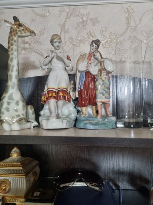 В продаже статуэтки