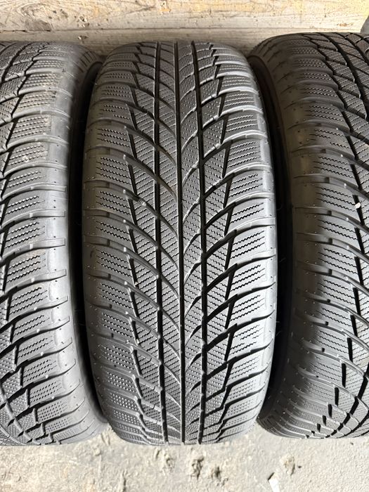 Roti Bmw X1 , X2 , Seria 2 , cod : 6856076  ,17 inch’ + anvel iarna 205/60/17 , Bridgestone , RunFlat , 6.5 mm !
