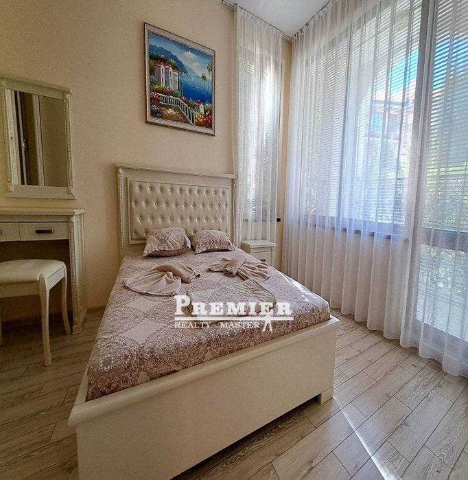 Предлагаме за продажба просторен 5-стаен апартамент