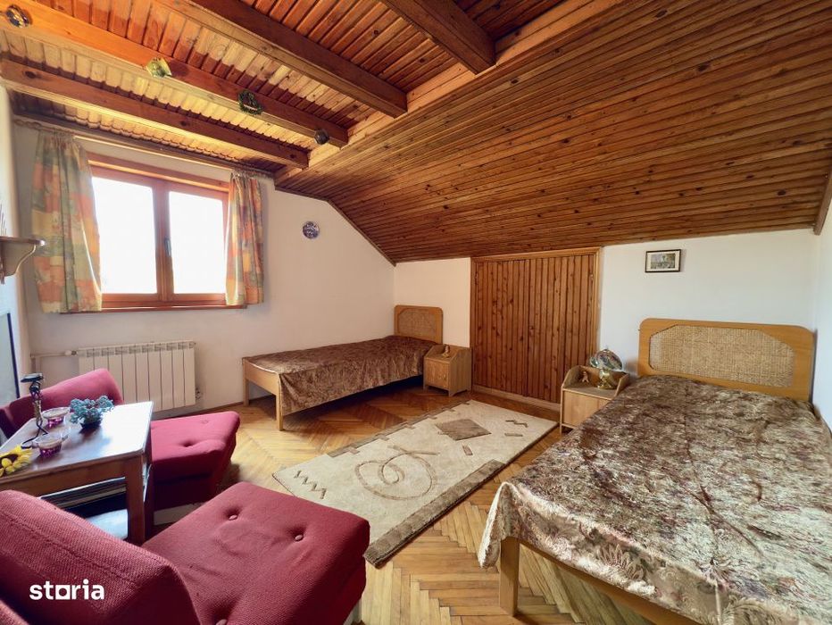 Vila spatioasa P+1+M de vanzare in Agigea | Teren 658 mp | Acces din 2