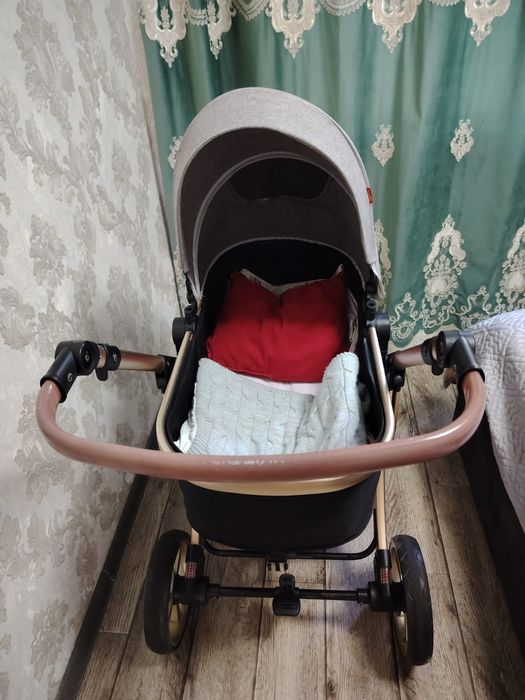 Продам детскую коляску