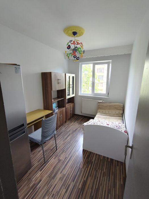 Închiriez apartament Cuza Vodă 3 camere
