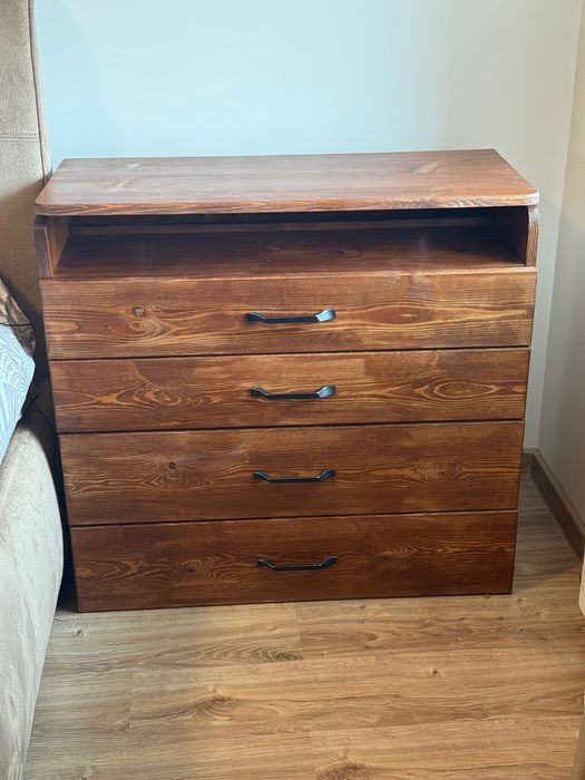 Дамска тоалетка с огледало