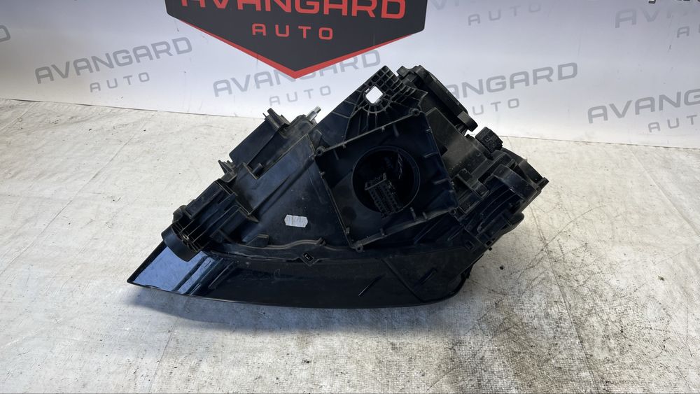 Audi Q2 16- десен фар