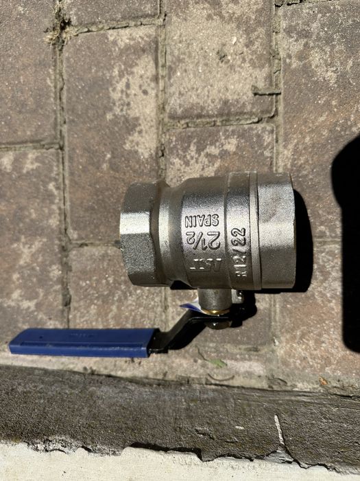 Vand robineti de foarte buna calitate noi fabricati in Spania