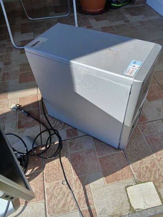 Monitor  si unitate  in stare de functionaree