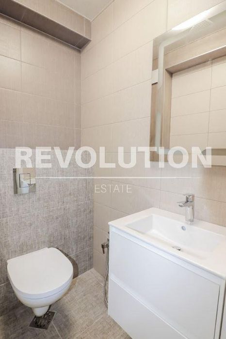 Дава се под наем Тристаен апартамент в Варна, Бриз - 100 кв.м за 1000 € - Снимка #9