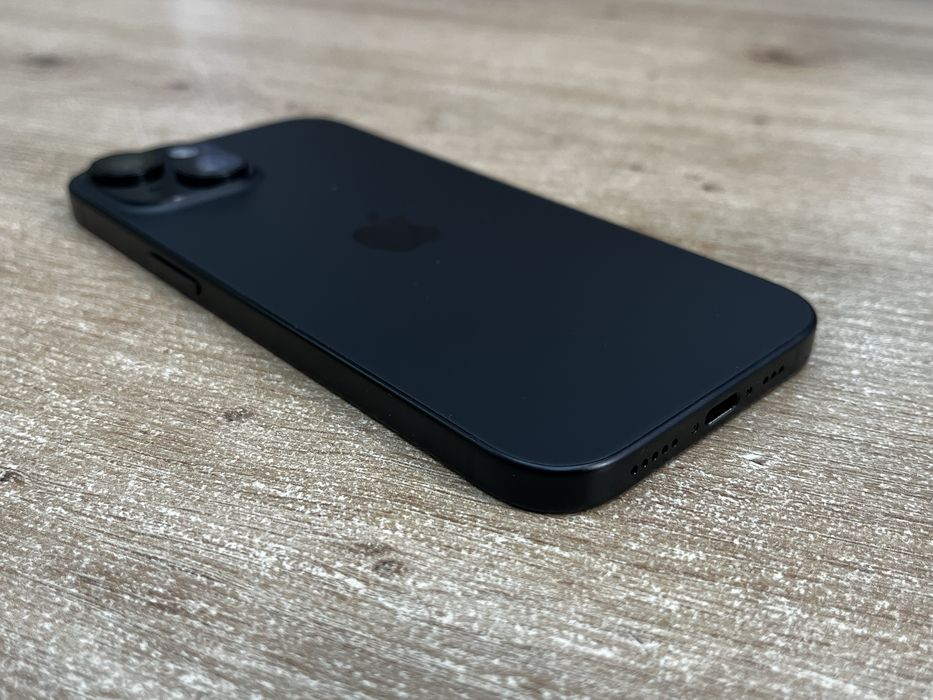 iPhone 15 128GB Като нов 100% Бат 8 цикъла Гаранция