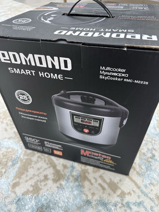 Мультиварка Redmond новая
