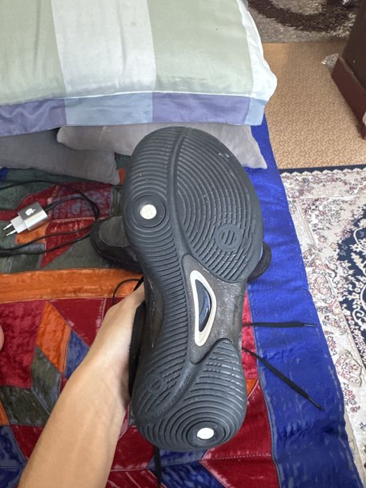 Кроссовки и сумка макрон оба оригинал