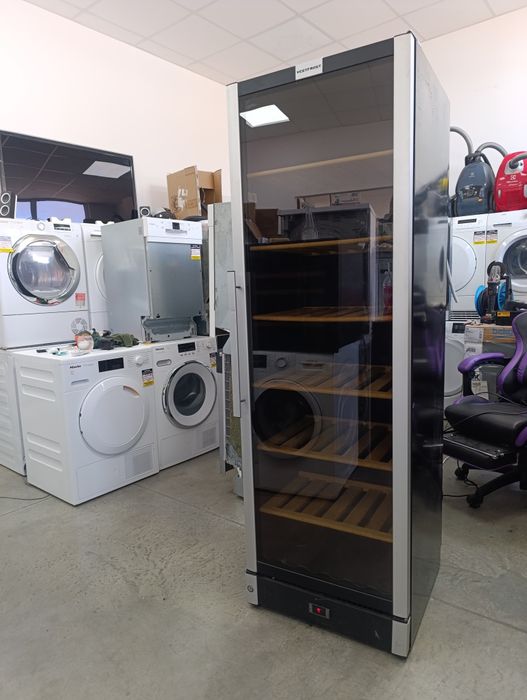 Хладилна витрина за вино Vestfrost